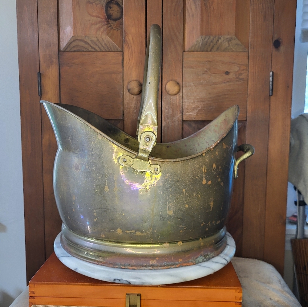 Antique Brass Coal Scuttle with Handle